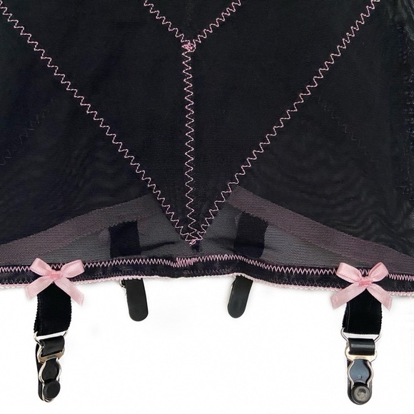 RAGO Vintage Deep Suspender Garter Belt with Pink Bows - Picture 2 of 5